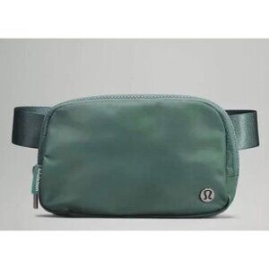 Lululemon Everywhere Belt Bag Extended Strap Tidewater Teal NWT Water Repellent